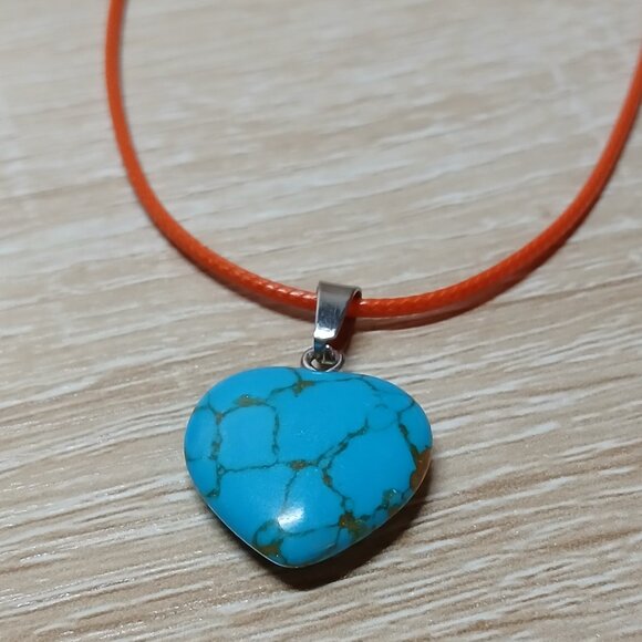 NWOT Fashion Necklace Blue Turquoise Patterned Heart Pendant Jewelry #30 - Picture 4 of 7